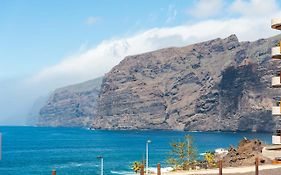 Los Gigantes Cliffs view two bedroom apartment